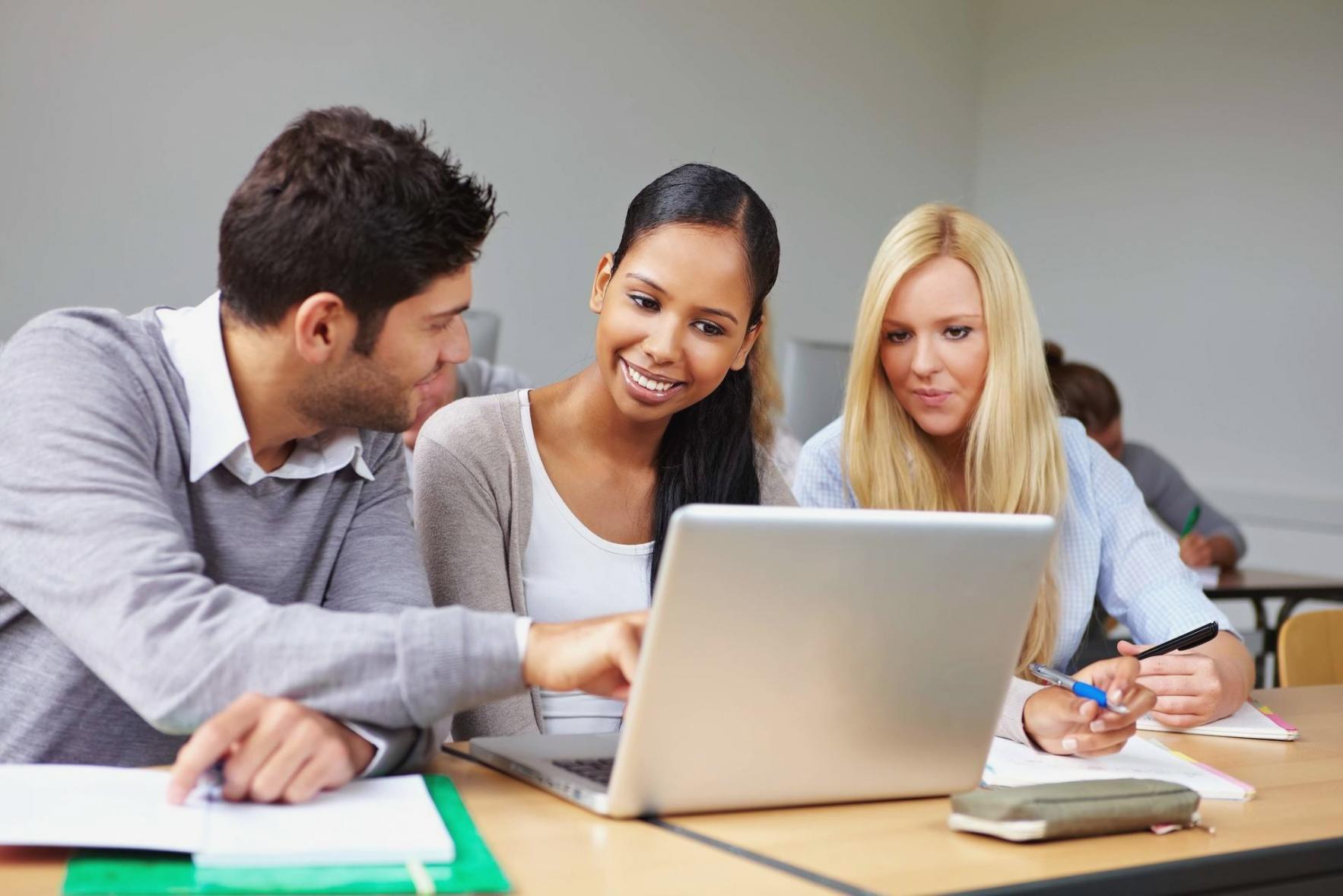 Visualisation de stratégie budgétaire avec graphiques et données financières